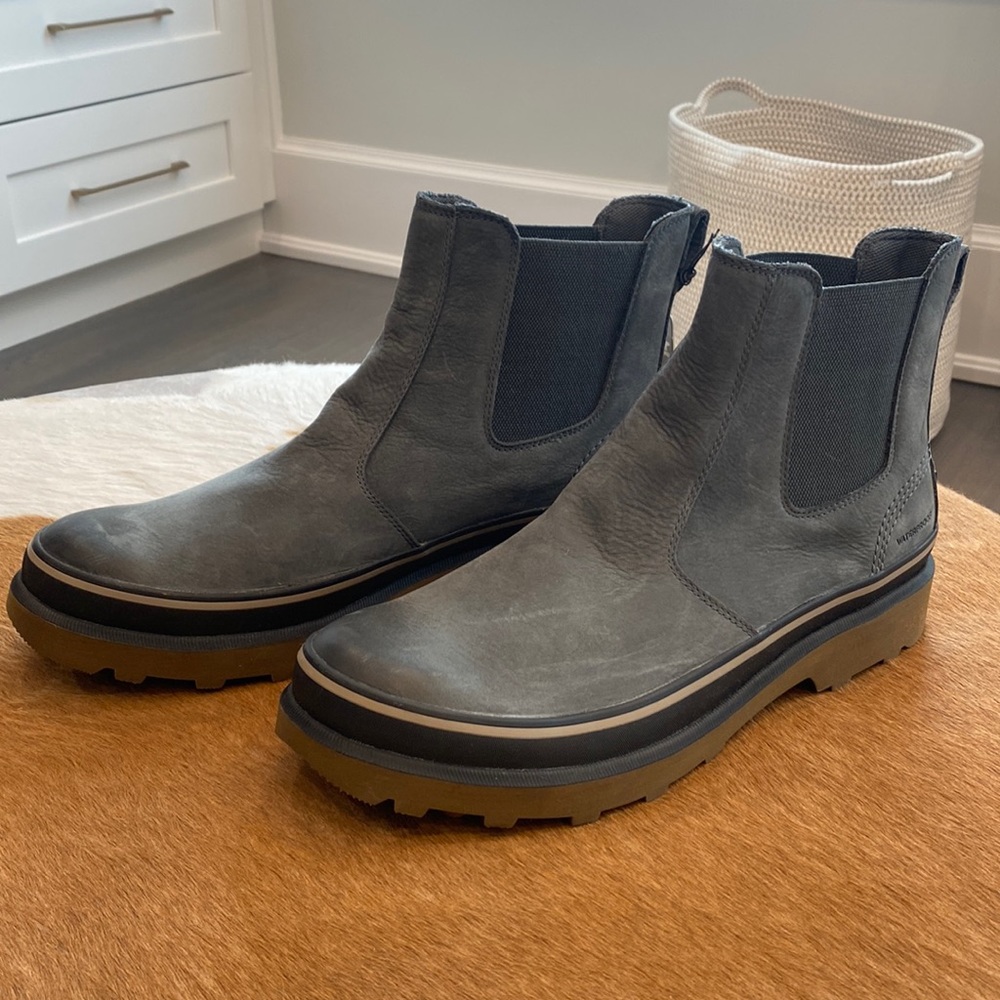 Mens Sorel Caribou Chelsea boot NWT